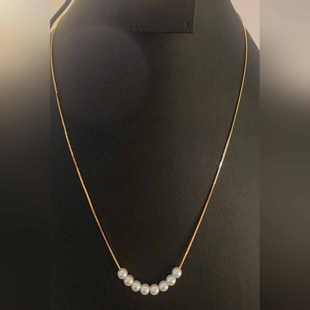 Korea‎ Elegant Gold Tone and Pearl Necklace